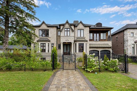 Photo 0 at 2 Poplar Drive, Oak Ridges, Richmond Hill