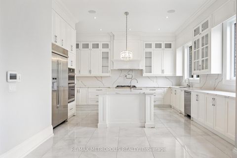 Photo 14 at 2 Poplar Drive, Oak Ridges, Richmond Hill