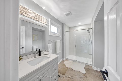 Photo 7 at 71 Nightstar Drive, Observatory, Richmond Hill