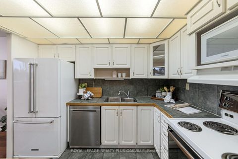 Photo 10 at 508 - 2263 Marine Drive, BR Bronte, Oakville