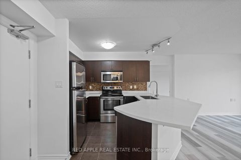 Photo 8 at 213 - 872 Sheppard Avenue W, Bathurst Manor, Toronto