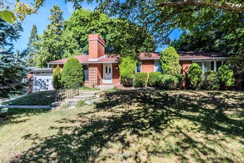 Photo 1 at 18 Greengate Road, Don Mills, Toronto