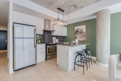 Photo 3 at 211 - 650 King Street W, Waterfront Communities C1, Toronto