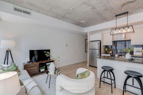 Photo 8 at 211 - 650 King Street W, Waterfront Communities C1, Toronto
