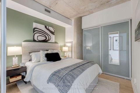 Photo 10 at 211 - 650 King Street W, Waterfront Communities C1, Toronto