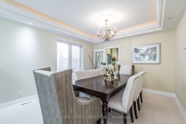 Photo 5 at 242 Empress Avenue, Willowdale East, Toronto