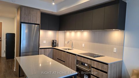 Photo 8 at 1008 - 7950 Bathurst Street, Beverley Glen, Vaughan