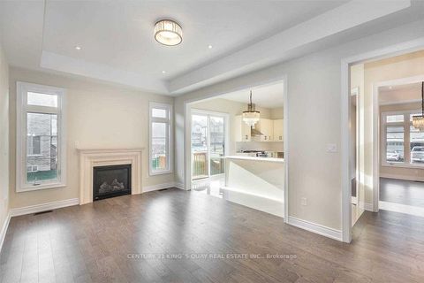 Photo 3 at 102 Giardina Crescent, Bayview Hill, Richmond Hill