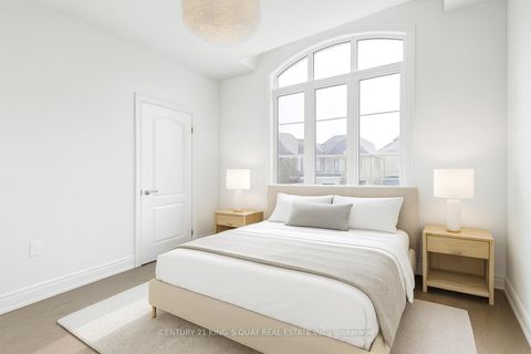 Photo 10 at 102 Giardina Crescent, Bayview Hill, Richmond Hill