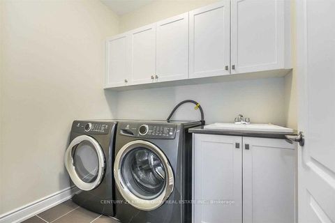 Photo 19 at 102 Giardina Crescent, Bayview Hill, Richmond Hill