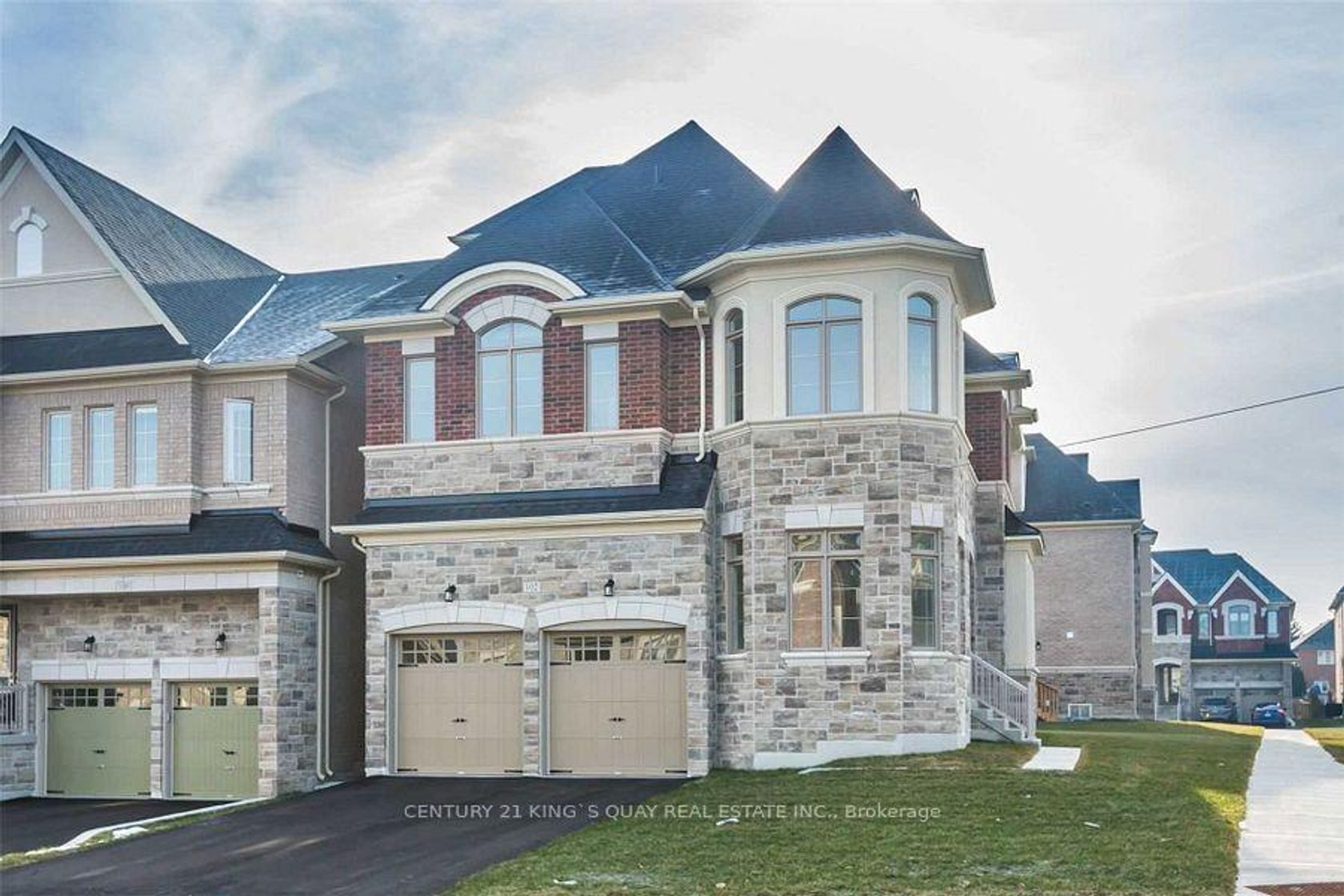 102 Giardina Crescent, Bayview Hill, Richmond Hill photo 6 102 Giardina Crescent, Bayview Hill, Richmond Hill photo 6