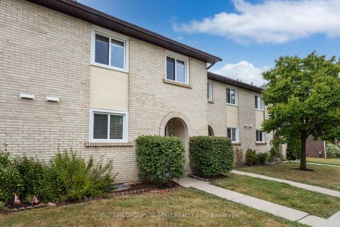 Photo 2 at 17 - 1450 SIXTH Line, CP College Park, Oakville
