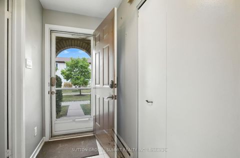 Photo 3 at 17 - 1450 SIXTH Line, CP College Park, Oakville