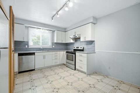 Photo 4 at 17 - 1450 SIXTH Line, CP College Park, Oakville