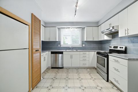 Photo 6 at 17 - 1450 SIXTH Line, CP College Park, Oakville
