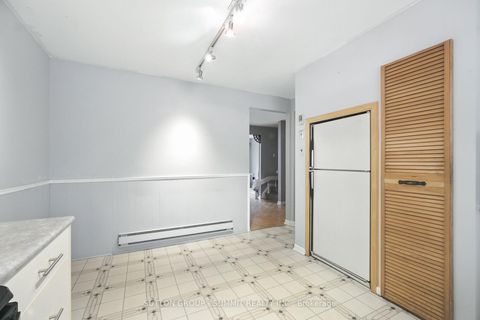 Photo 8 at 17 - 1450 SIXTH Line, CP College Park, Oakville