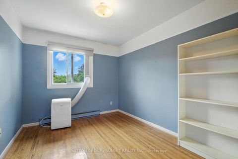 Photo 18 at 17 - 1450 SIXTH Line, CP College Park, Oakville