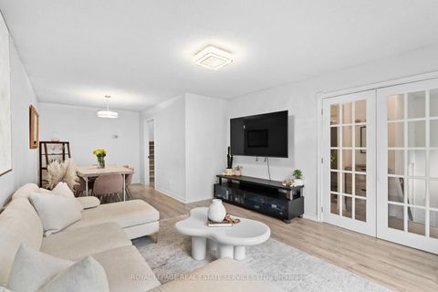 Photo 3 at 1504 Kenilworth Crescent, FA Falgarwood, Oakville