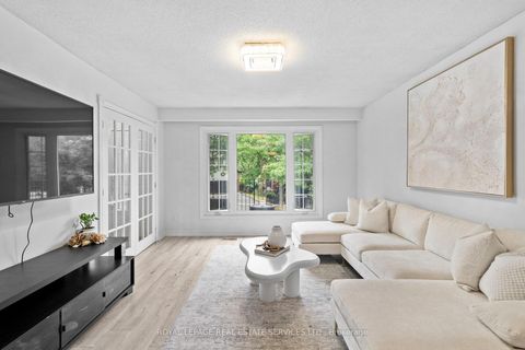 Photo 4 at 1504 Kenilworth Crescent, FA Falgarwood, Oakville