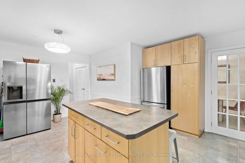 Photo 8 at 1504 Kenilworth Crescent, FA Falgarwood, Oakville