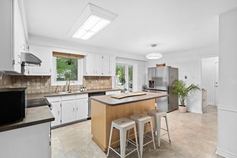 Photo 9 at 1504 Kenilworth Crescent, FA Falgarwood, Oakville