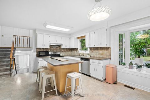 Photo 11 at 1504 Kenilworth Crescent, FA Falgarwood, Oakville