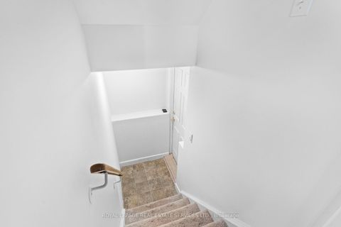Photo 26 at 1504 Kenilworth Crescent, FA Falgarwood, Oakville