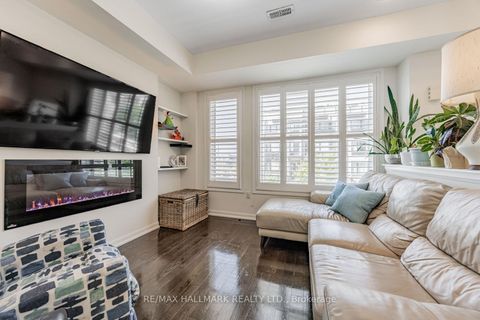 Photo 2 at 11 Caroline Carpenter Grove, CFB, Toronto