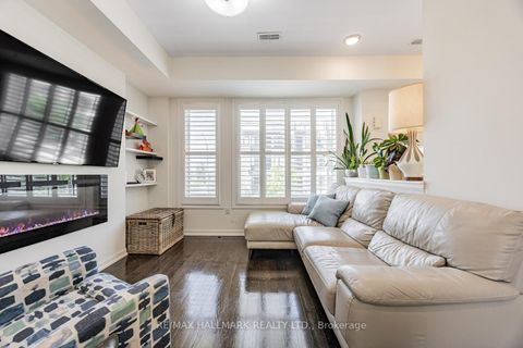 Photo 3 at 11 Caroline Carpenter Grove, CFB, Toronto