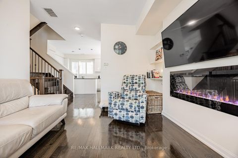 Photo 4 at 11 Caroline Carpenter Grove, CFB, Toronto