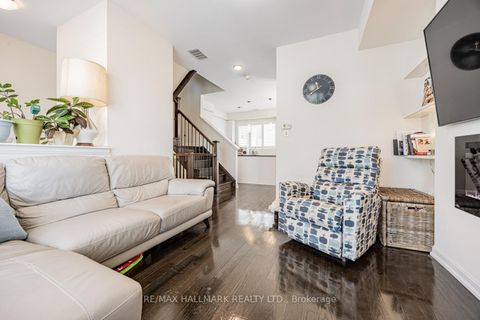 Photo 5 at 11 Caroline Carpenter Grove, CFB, Toronto