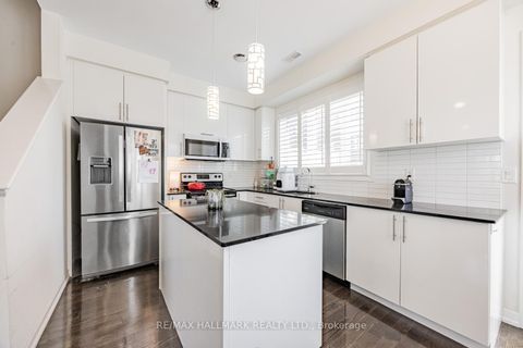 Photo 6 at 11 Caroline Carpenter Grove, CFB, Toronto