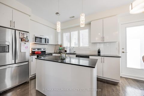 Photo 8 at 11 Caroline Carpenter Grove, CFB, Toronto