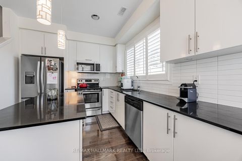 Photo 10 at 11 Caroline Carpenter Grove, CFB, Toronto