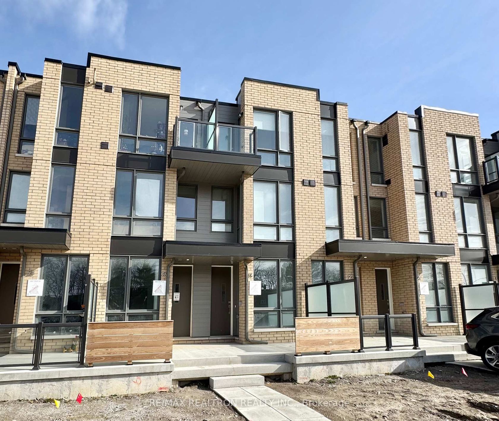 24 Turtle Island Road, Lawrence, Toronto  by Loree Meneguzzi Real Estate 24 Turtle Island Road, Lawrence, Toronto