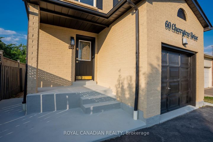 Photo 3 at 60 Cherrytree Drive W, Fletcher's Creek South, Brampton