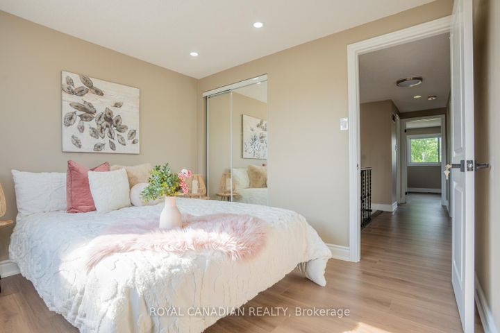 Photo 9 at 60 Cherrytree Drive W, Fletcher's Creek South, Brampton