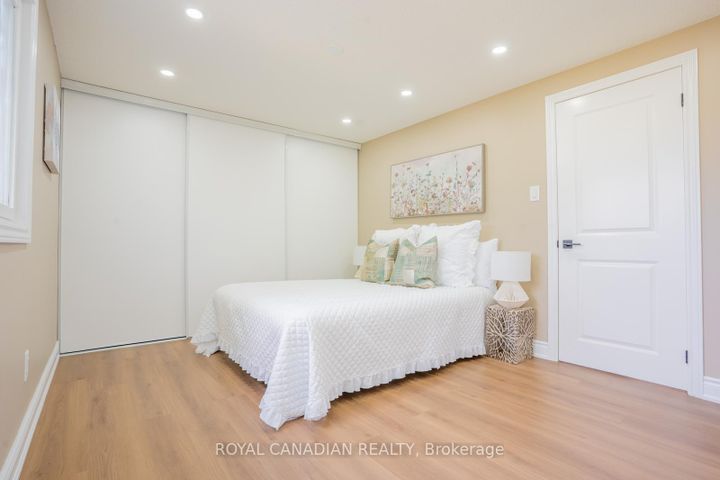 Photo 11 at 60 Cherrytree Drive W, Fletcher's Creek South, Brampton