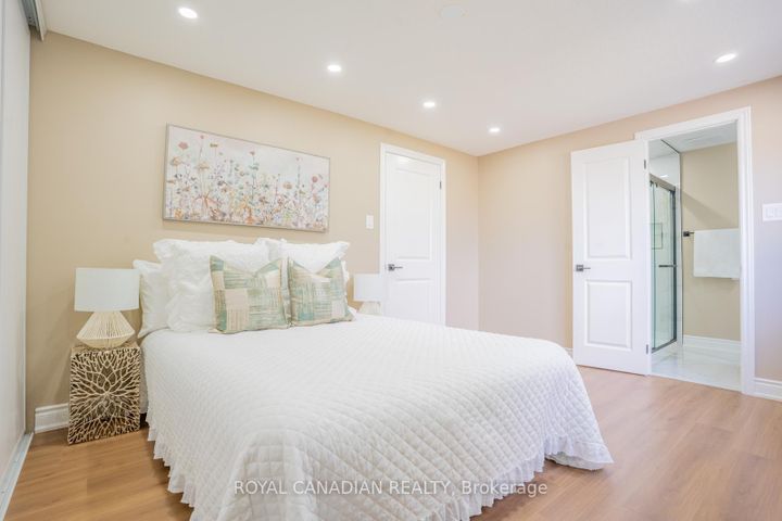 Photo 12 at 60 Cherrytree Drive W, Fletcher's Creek South, Brampton
