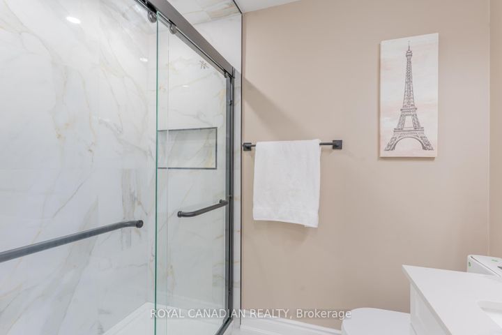 Photo 18 at 60 Cherrytree Drive W, Fletcher's Creek South, Brampton
