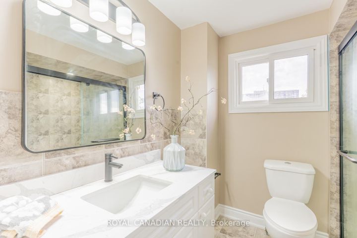 Photo 19 at 60 Cherrytree Drive W, Fletcher's Creek South, Brampton