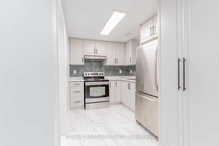 Photo 32 at 60 Cherrytree Drive W, Fletcher's Creek South, Brampton