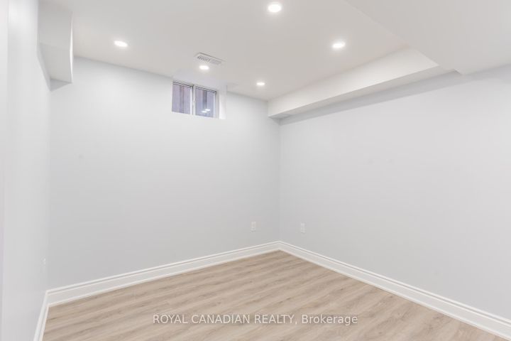 Photo 34 at 60 Cherrytree Drive W, Fletcher's Creek South, Brampton