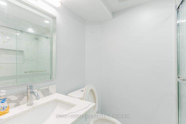 Photo 35 at 60 Cherrytree Drive W, Fletcher's Creek South, Brampton