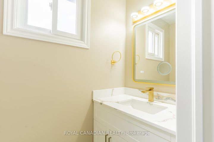 Photo 39 at 60 Cherrytree Drive W, Fletcher's Creek South, Brampton