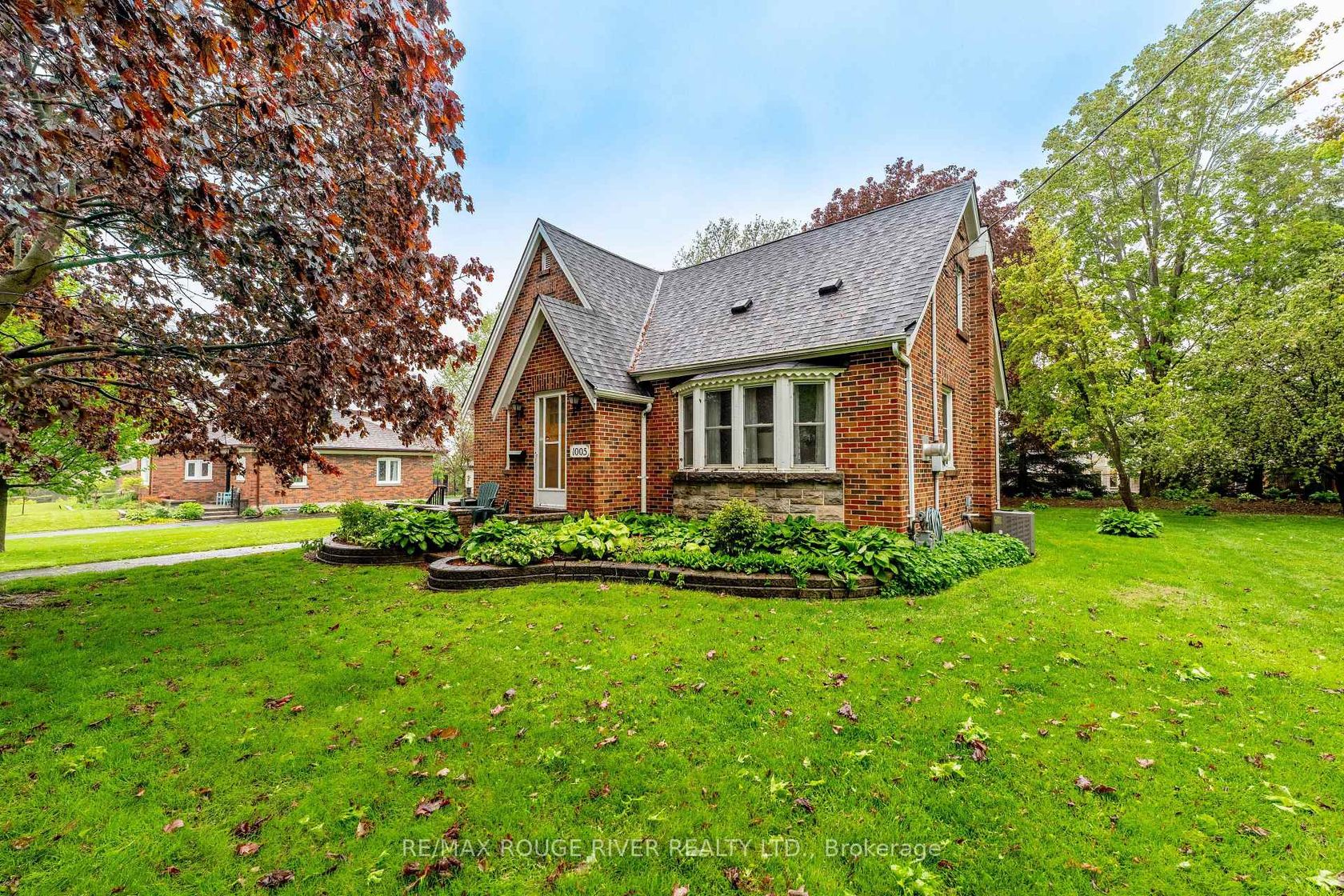 1005 Ontario Street, Cobourg by Loree Meneguzzi Real Estate 1005 Ontario Street, Cobourg