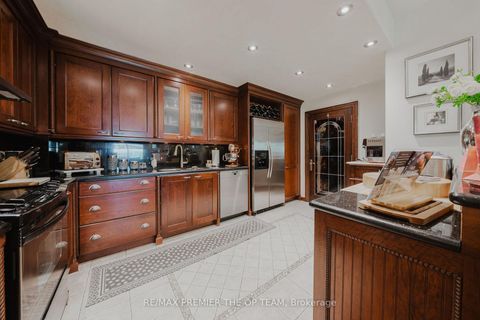Photo 13 at 321 - 121 Woodbridge Avenue, West Woodbridge, Vaughan