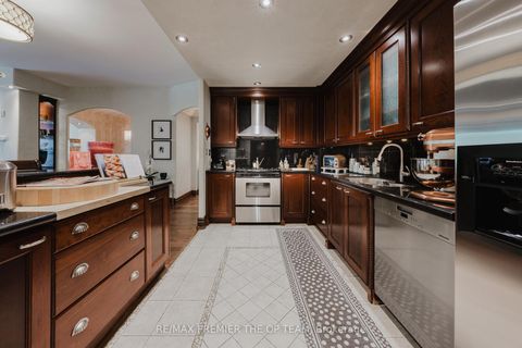 Photo 14 at 321 - 121 Woodbridge Avenue, West Woodbridge, Vaughan