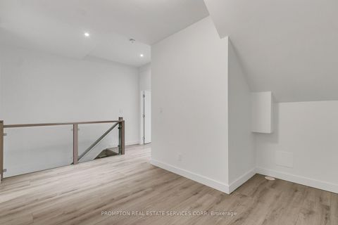 Photo 12 at 11 Gloucester Street, Yonge Corridor, Toronto