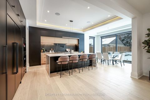 Photo 10 at 44 Alexandra Boulevard, Lawrence Park South, Toronto